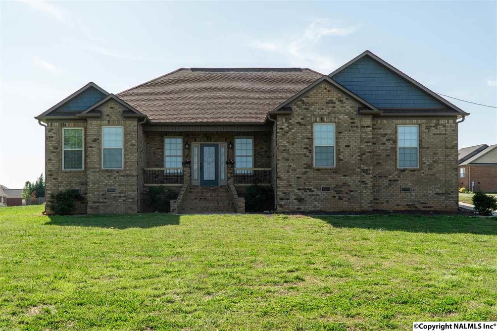 270 Payton Ln, Grant, AL 35747 - photo 1