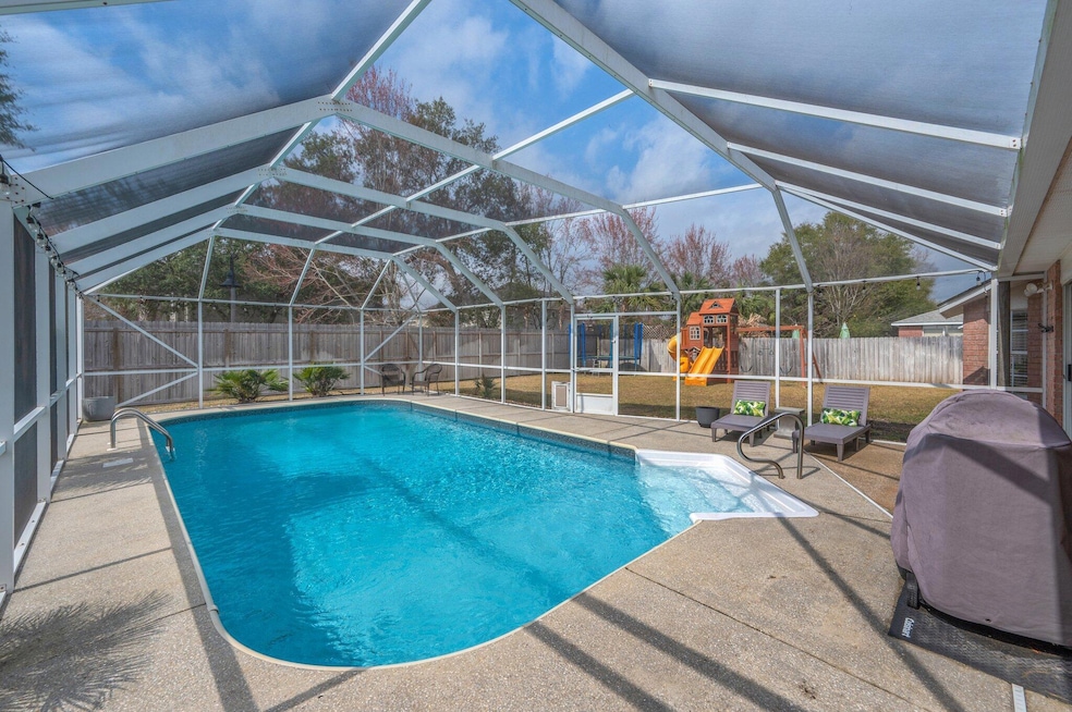 4246 Shadow Ln, Niceville, FL 32578 - photo 1