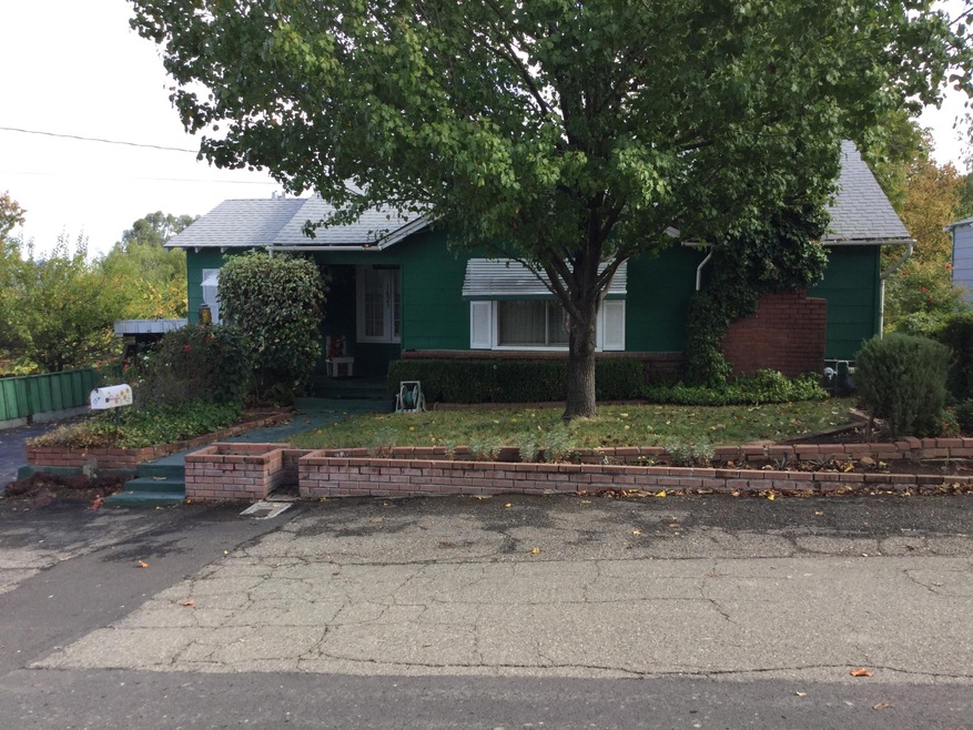 1623 Jay St, Redding, CA 96001 - photo 1