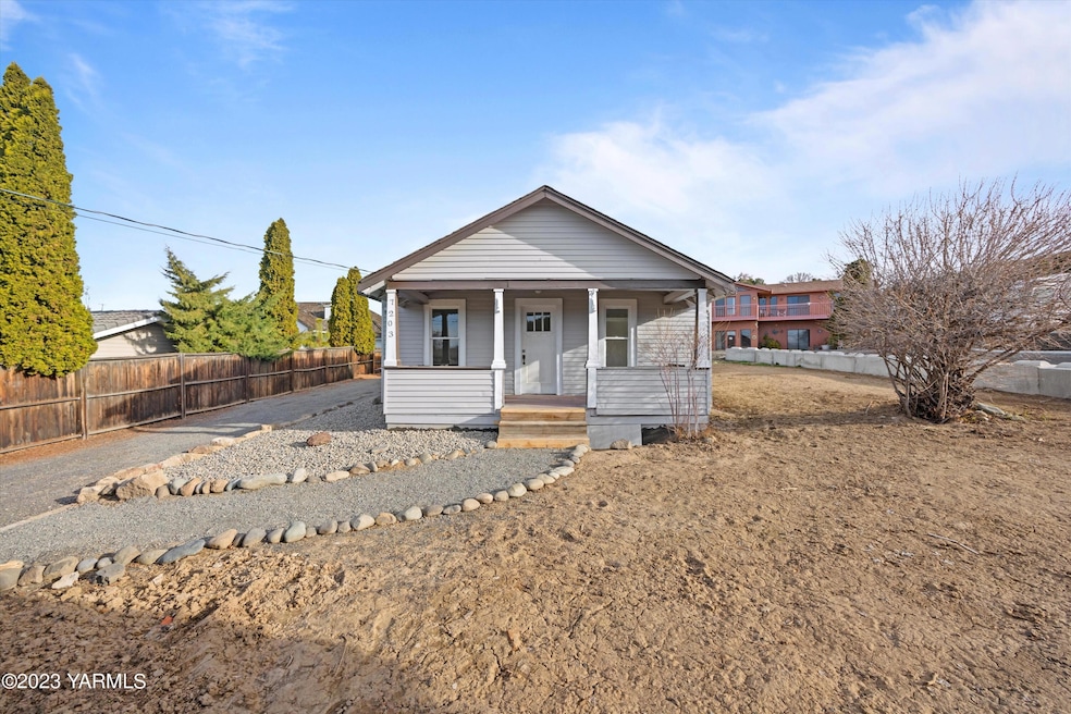 7203 Summitview Ave, Yakima, WA 98908