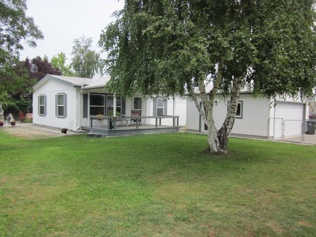 1748 Sun Glo Dr, Grants Pass, OR 97527 - photo 1