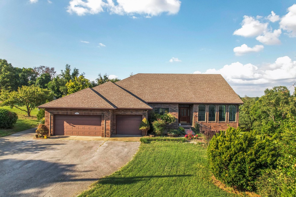 1617 W Peartree Ln, Nixa, MO 65714 - photo 1