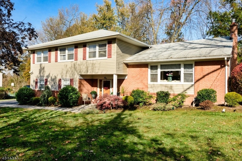 1 Beechtree Rd, Roseland, NJ 07068 - photo 1