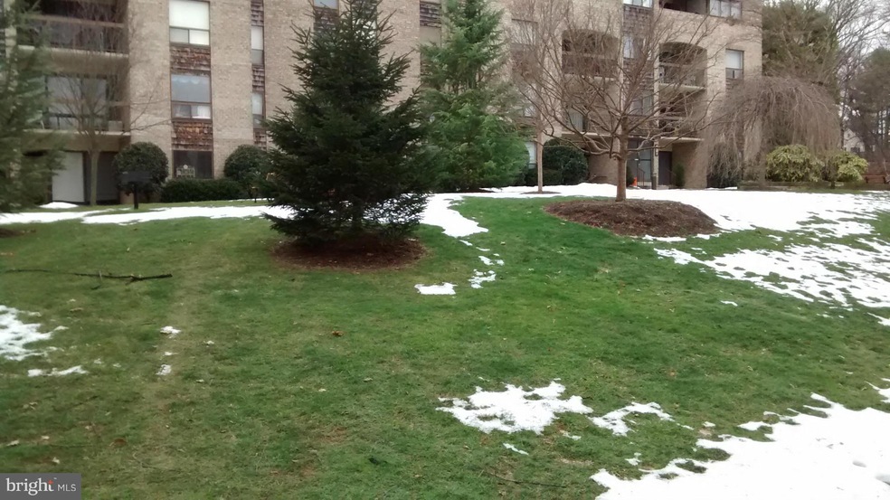 427 Christopher Ave unit 24, Gaithersburg, MD 20879 - photo 1