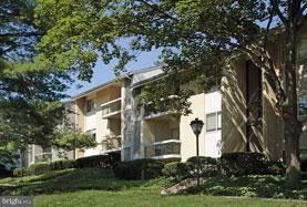 12 Ruxview Ct unit 301, Towson, MD 21204 - photo 1