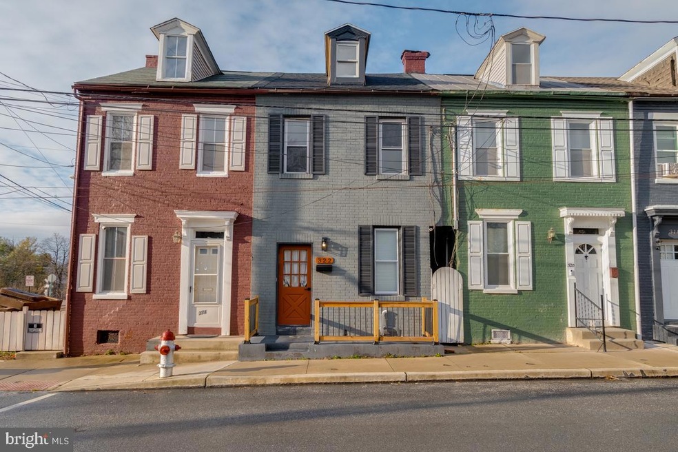 322 S 2nd St, Columbia, PA 17512 - photo 1