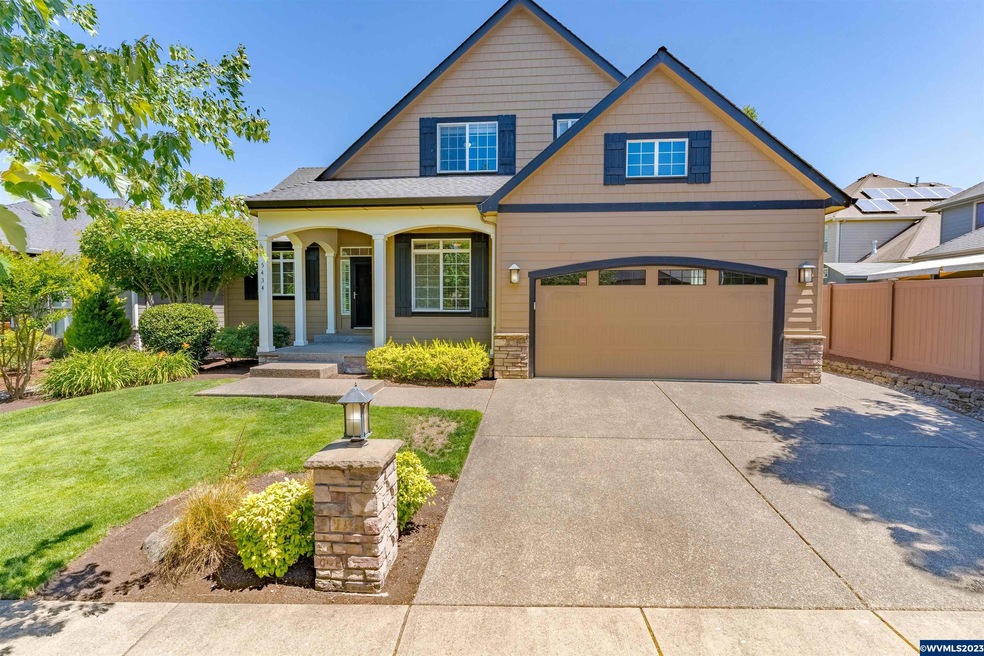 Sold $572,000 • Co-Listing Agent