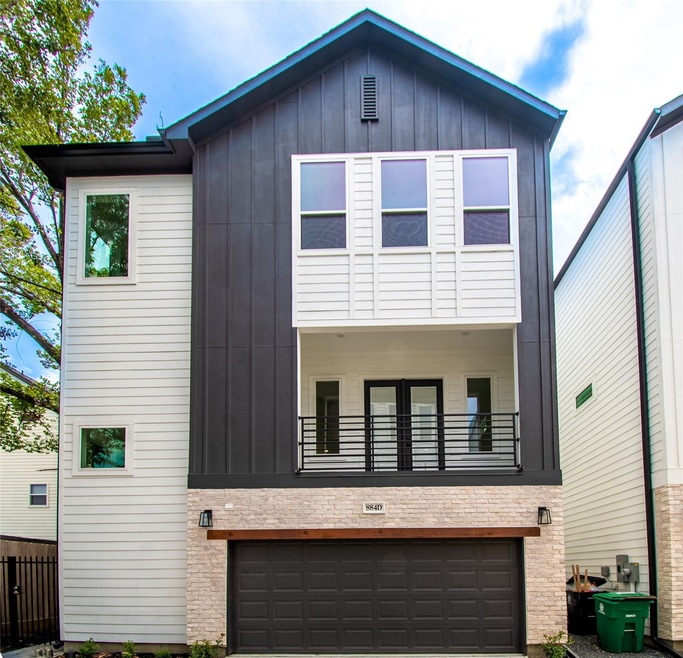 884 Wakefield Dr unit D, Houston, TX 77018 - photo 1