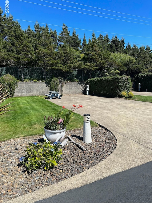 248 N Coast Hwy, Newport, OR 97365 - photo 1
