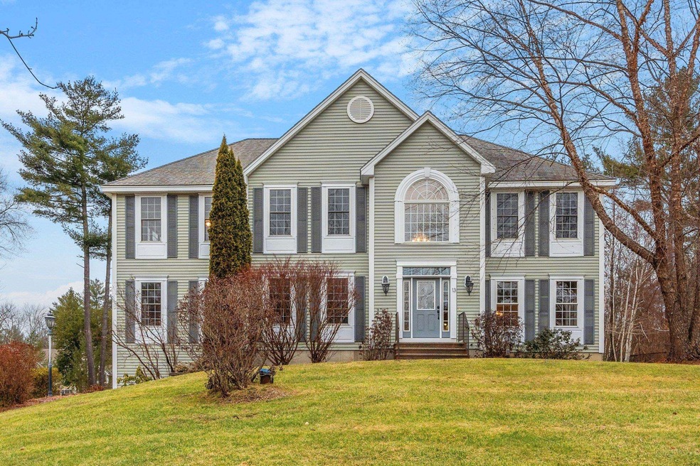 13 Bunker Hill Dr, Londonderry, NH 03053 - photo 1