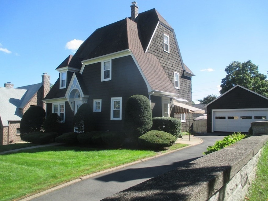 32 Lindbergh Ave, Holyoke, MA 01040 - photo 1