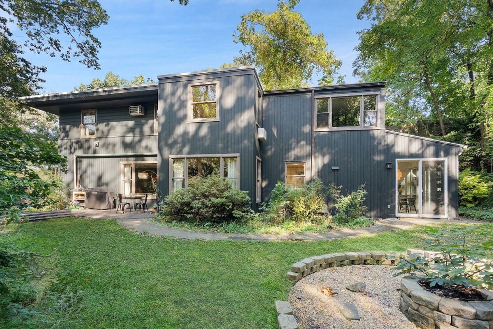 Sold $1,199,999 • Co-Listing Agent