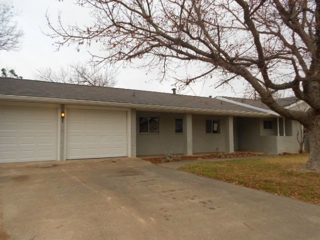 117 Frederick Rd, Fredericksburg, TX 78624 - photo 1