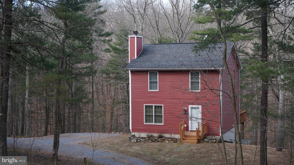 304 Transylvania Ave, Berkeley Springs, WV 25411 - photo 1