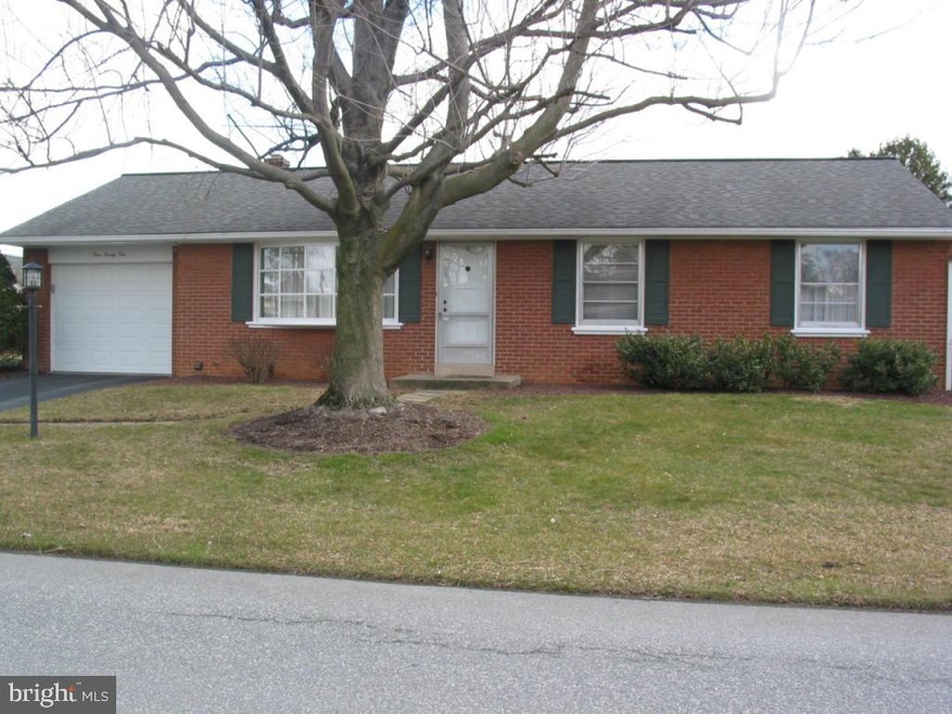 121 Water St, New Holland, PA 17557 - photo 1