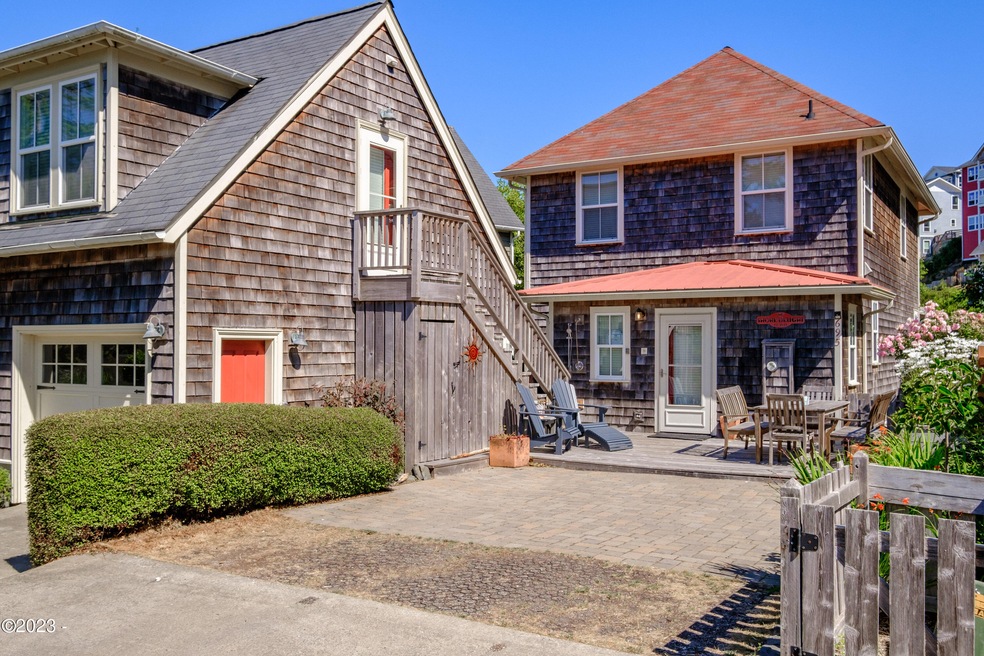 695 SW 26th Ln, Lincoln City, OR 97367 - photo 1