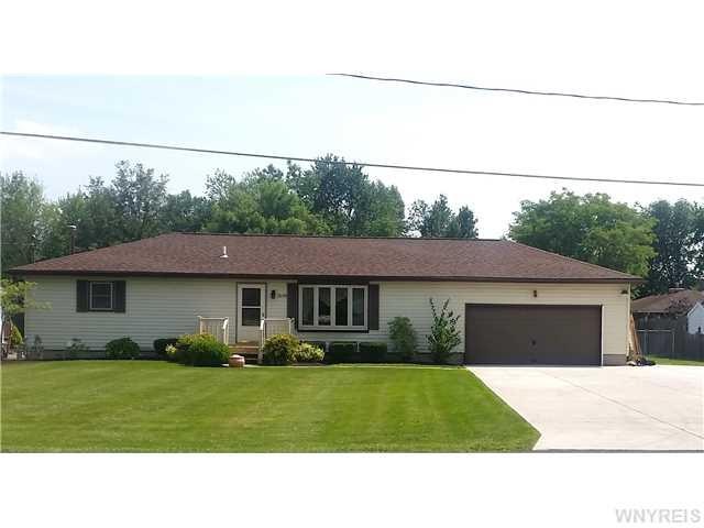 2698 Homeyer Rd, North Tonawanda, NY 14120 - photo 1