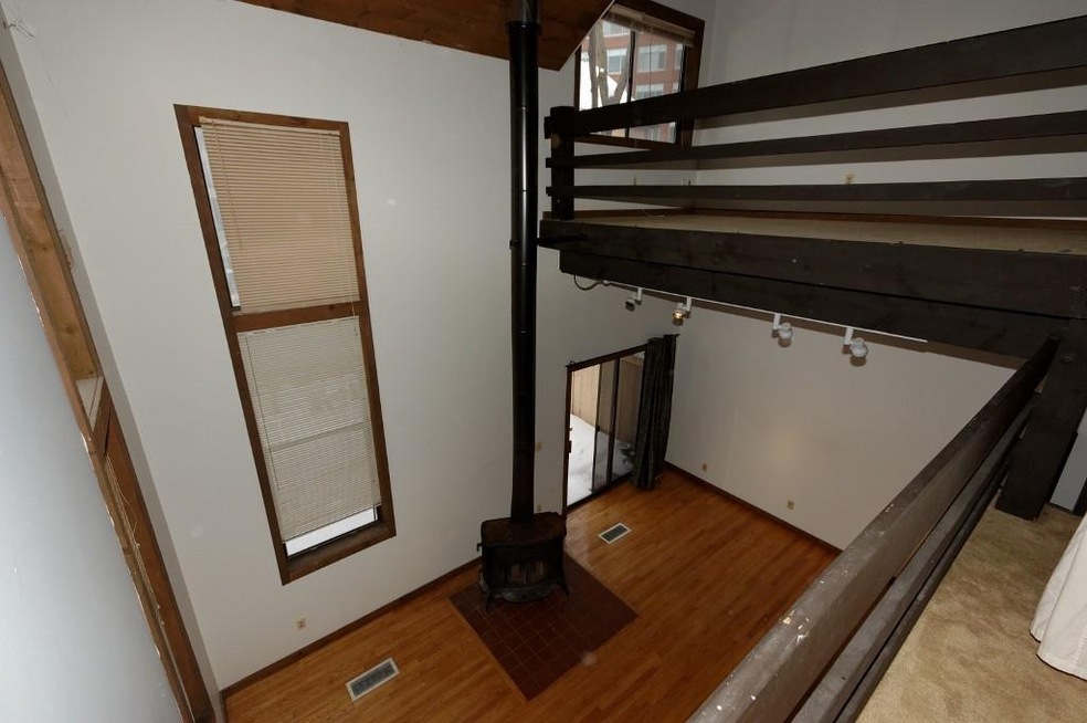 4 Lilac Ct unit 4, Cambridge, MA 02141 - photo 1