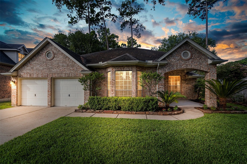 11743 Gatesden Dr, Tomball, TX 77377 - photo 1