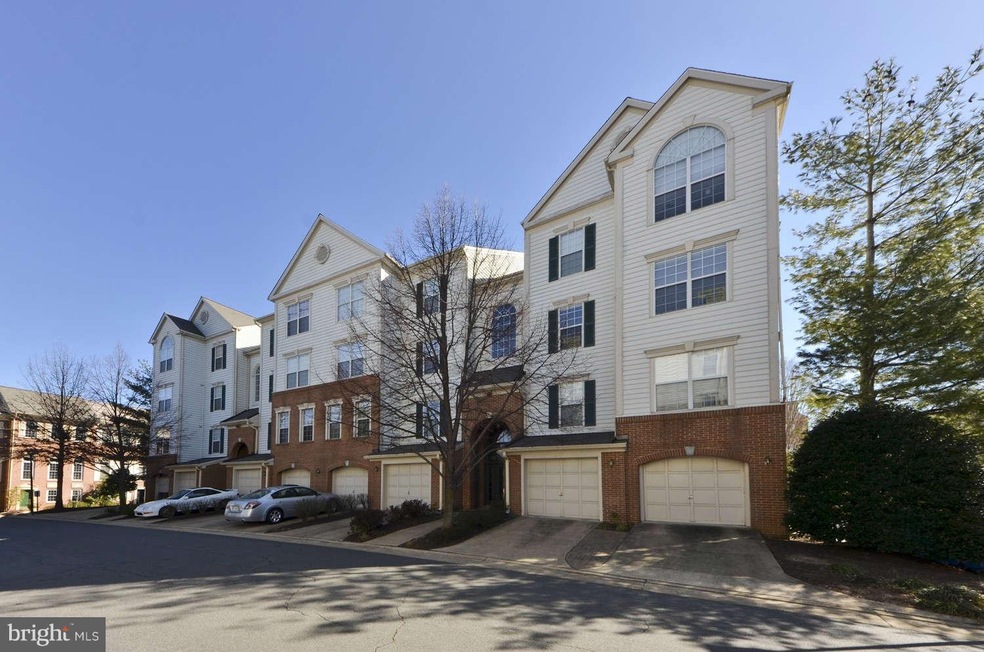 2323 Henshaw Place unit 204, Alexandria, VA 22311 - photo 1