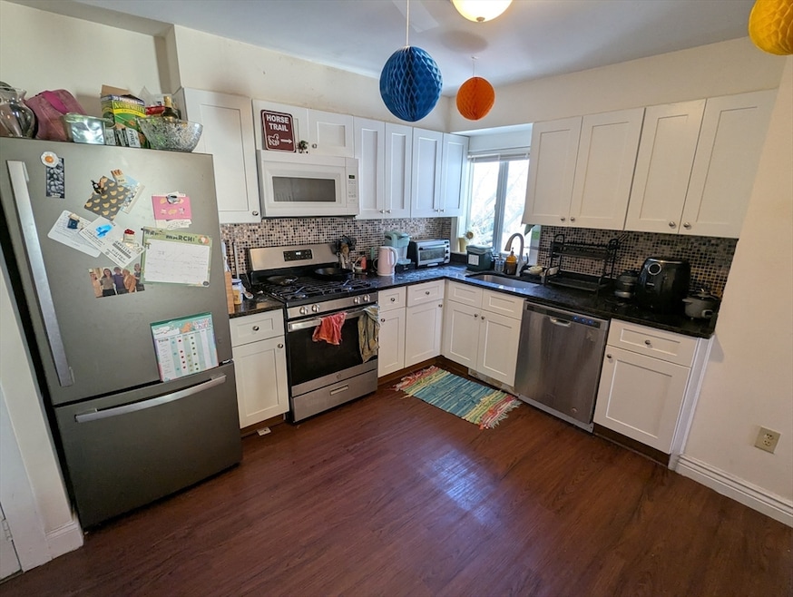 14 Market St unit 2, Cambridge, MA 02139 - photo 1