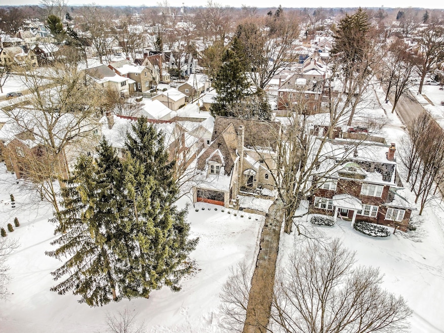 2557 E Broad St, Columbus, OH 43209 - photo 1