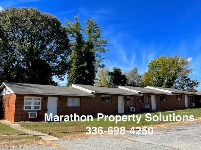 1815 McKnight Mill Rd unit B, Greensboro, NC 27405 - photo 1