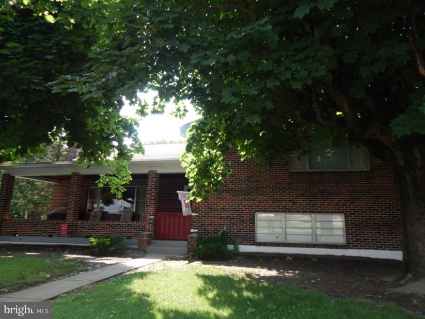 816 S Reading Ave, Boyertown, PA 19512 - photo 1