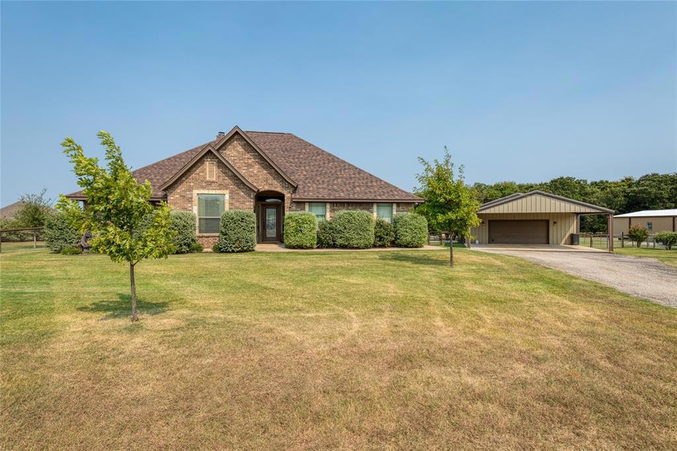 219 E Arbor Ct, Springtown, TX 76082 - photo 1
