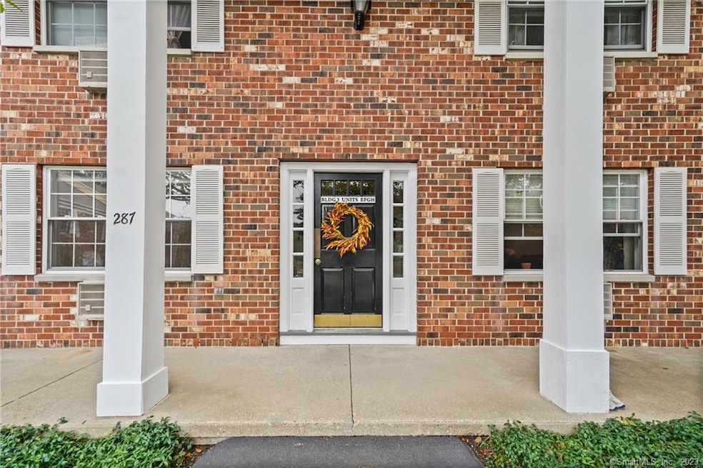 287 Hamilton Ave unit 3E, Stamford, CT 06902 - photo 1