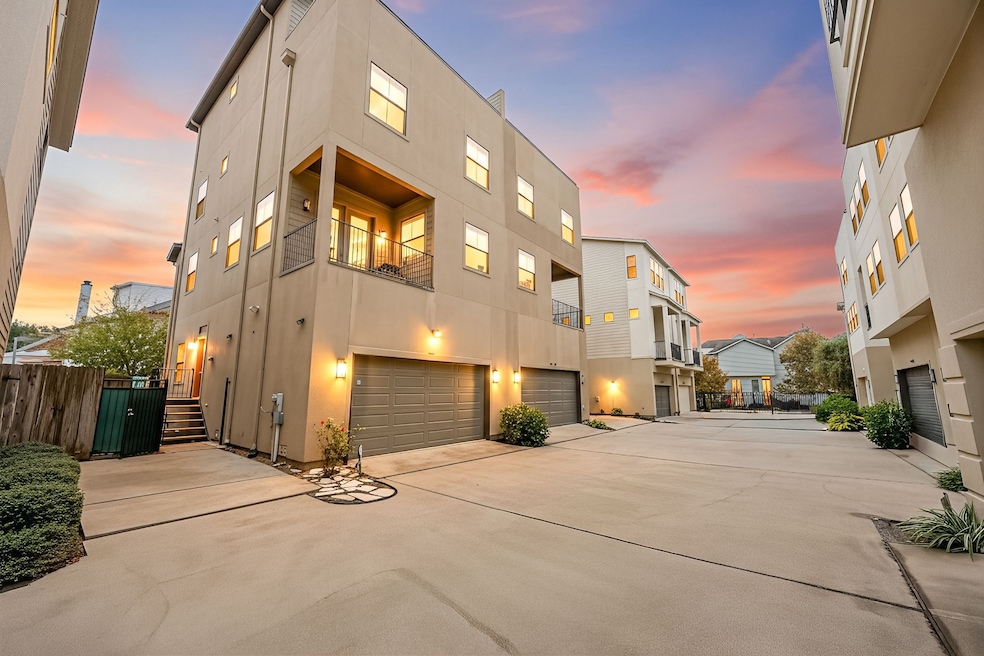 2611 Riverside Dr unit D, Houston, TX 77004 - photo 1