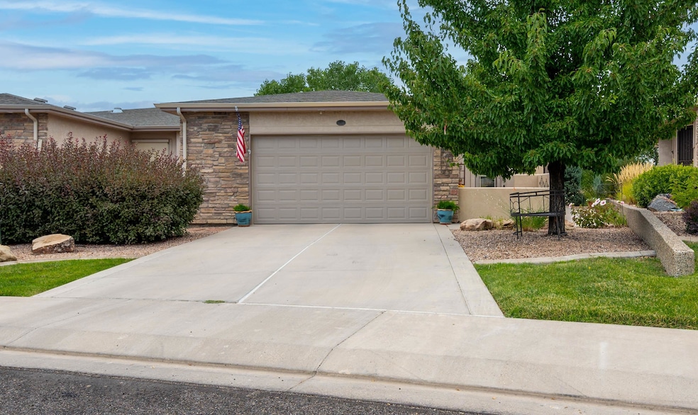 877 Summer Breeze Ct, Grand Junction, CO 81506 - photo 1