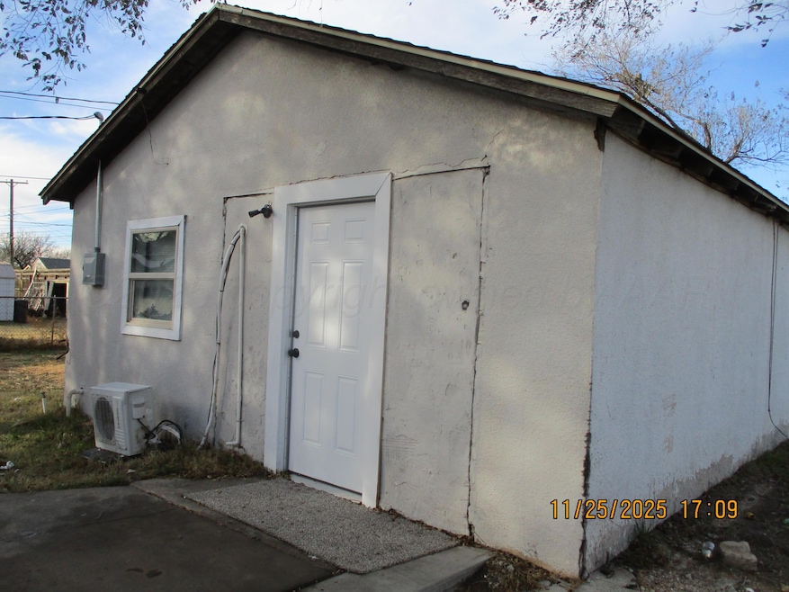 3811 SE 14th Rear Ave, Amarillo, TX 79104 - photo 1