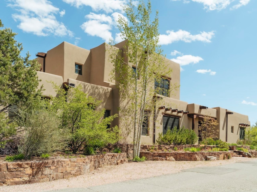 305 De Vargas Ln, Taos, NM 87571 - photo 1