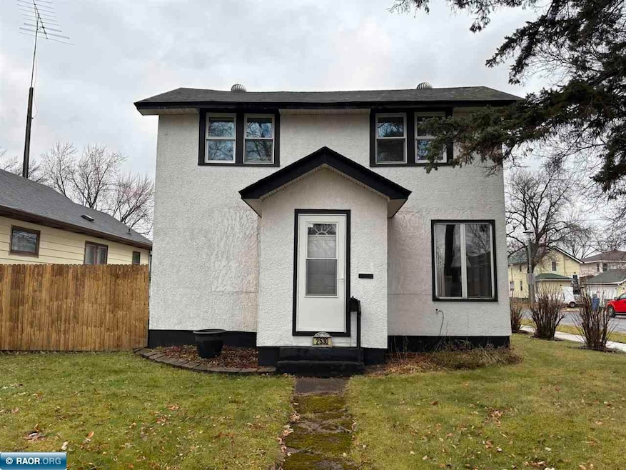 2530 2nd Ave E, Hibbing, MN 55746 - photo 1