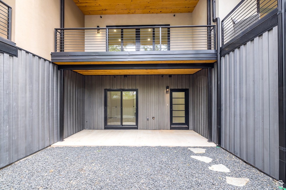 214 S 200 E unit 2, Moab, UT 84532 - photo 1