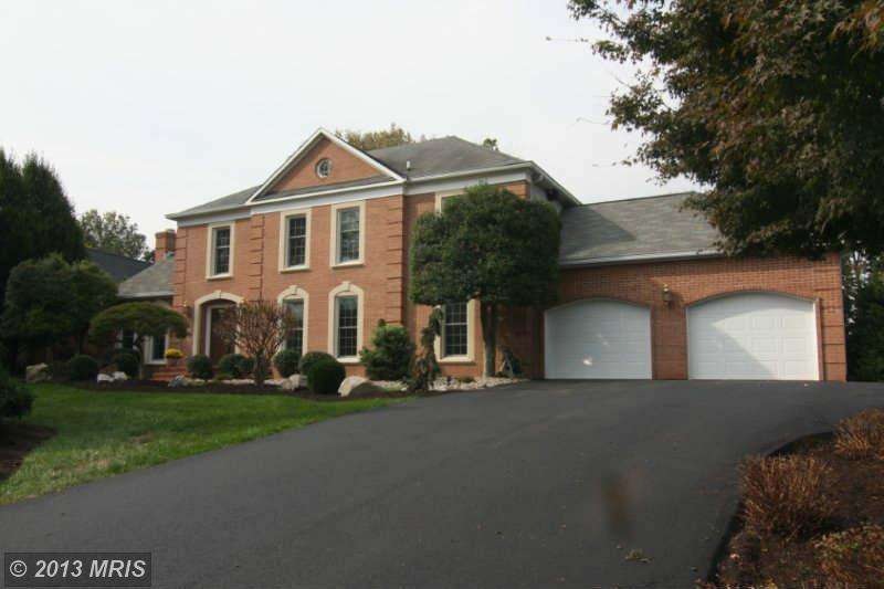 7824 Lonesome Pine Ln, Bethesda, MD 20817 - photo 1