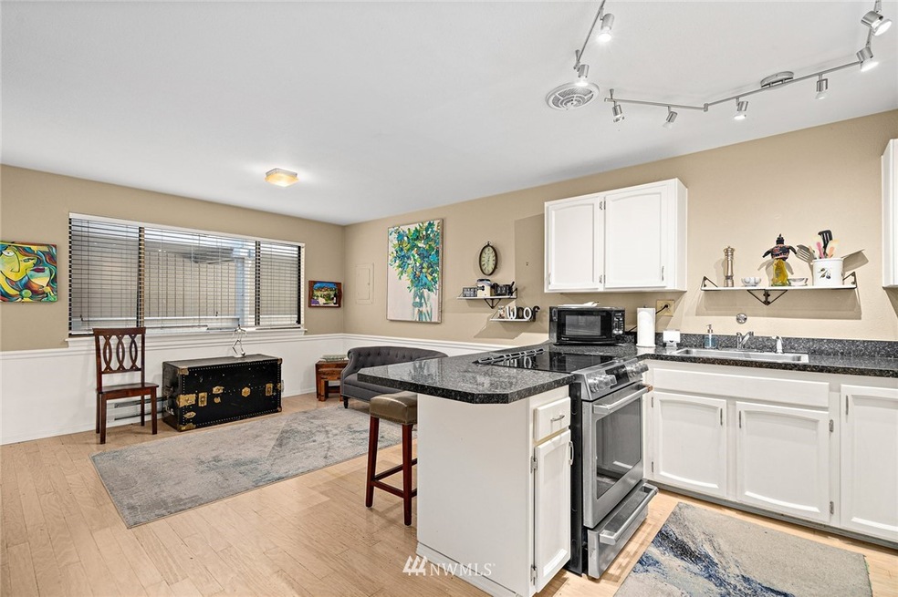 Sold $692,500 • Co-Listing Agent