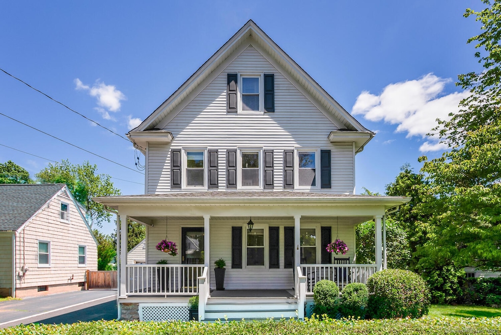 10 Fairfield Ave, Darien, CT 06820 - photo 1