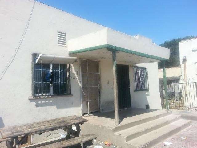 units building 1 bedroom each 1 bath 
