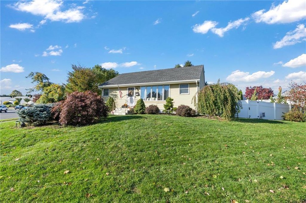 1504 Dale Ln, Bethlehem, PA 18018 - photo 1