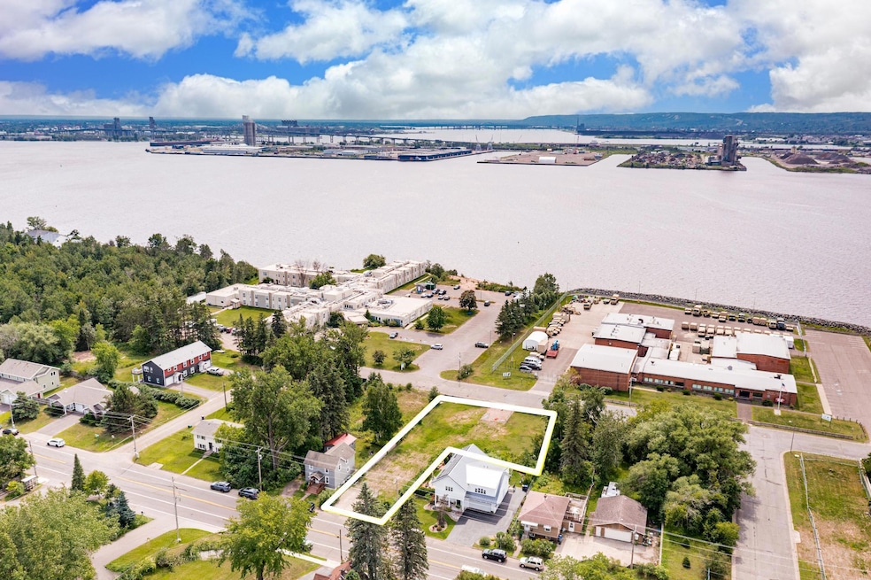 1521 Minnesota Ave, Duluth, MN 55802 - photo 1