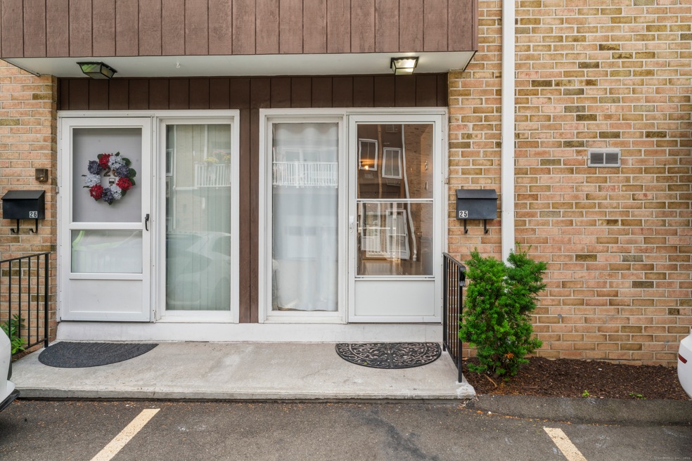 59 Rock Spring Rd unit 25, Stamford, CT 06906 - photo 1