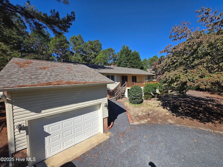 102 Thistle Ln, West End, NC 27376 - photo 1