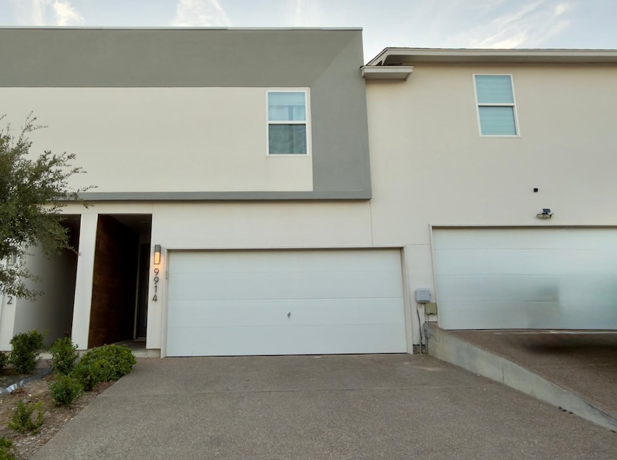 9914 Kaspar Dr unit 9914, Laredo, TX 78045 - photo 1