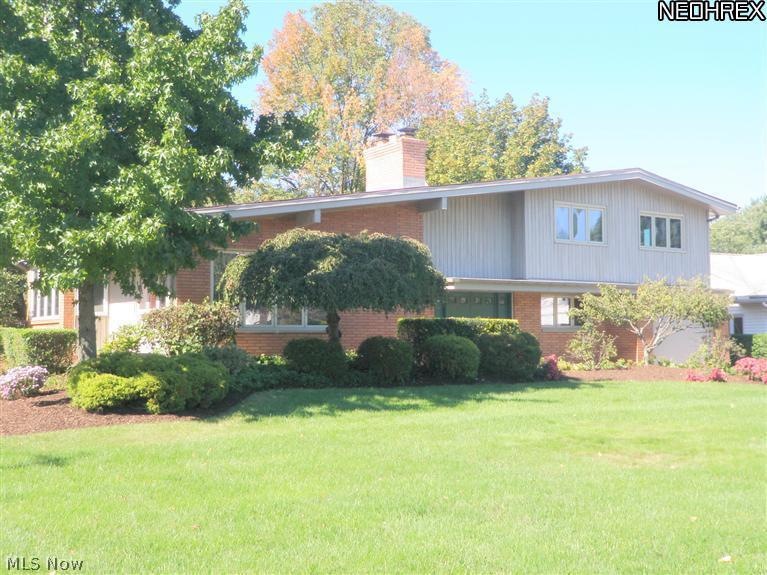 2186 Garden Dr, Wickliffe, OH 44092 - photo 1