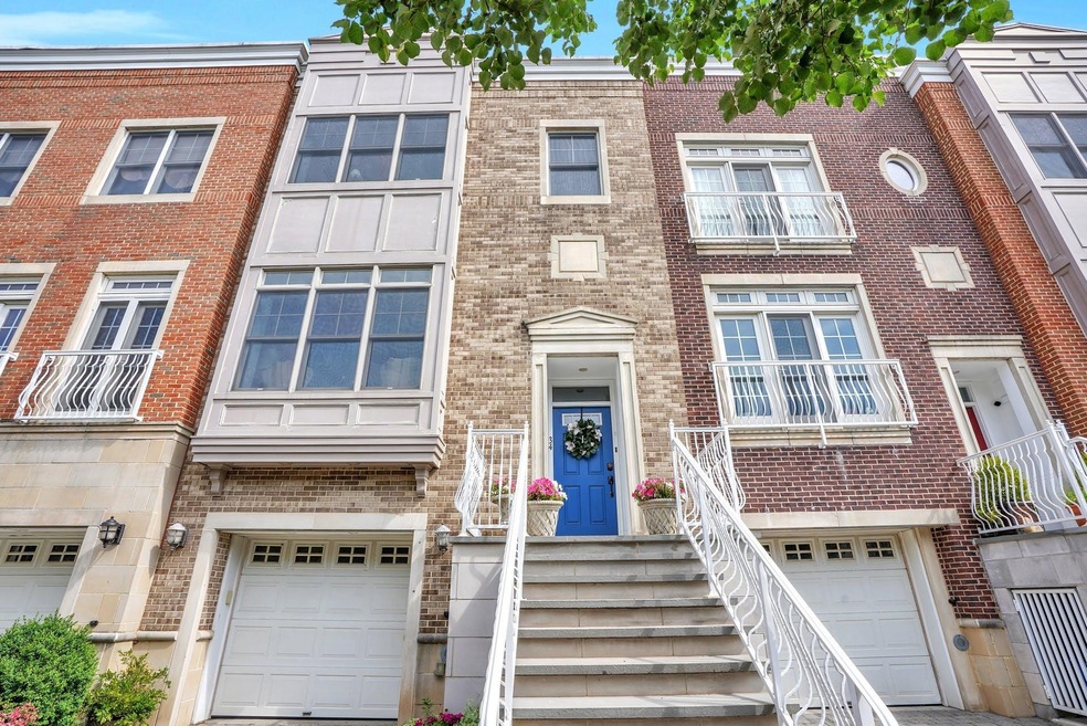 34 Constitution Way unit TH, Jersey City, NJ 07305 - photo 1