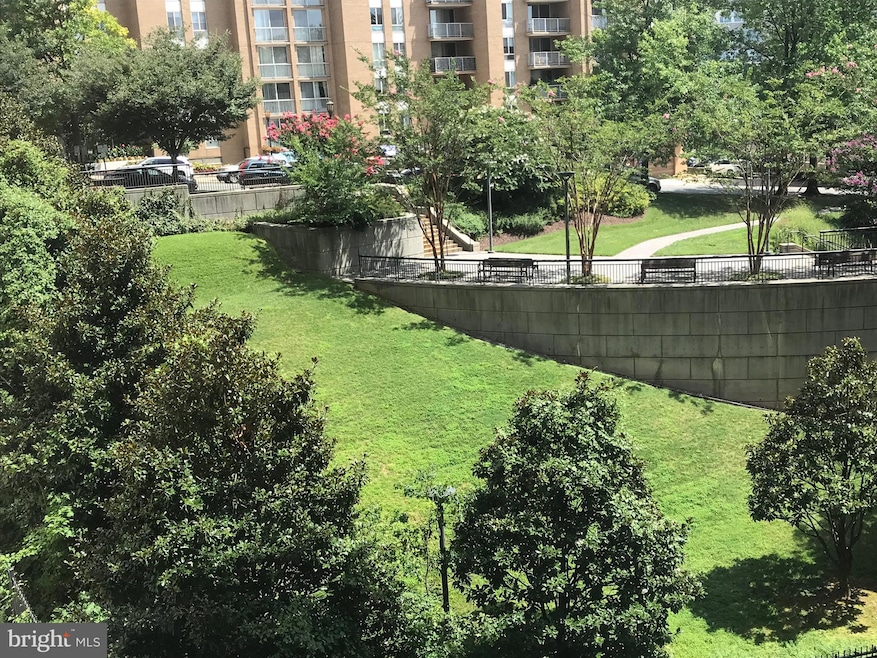 4515 Willard Ave, Chevy Chase, MD 20815 - photo 1