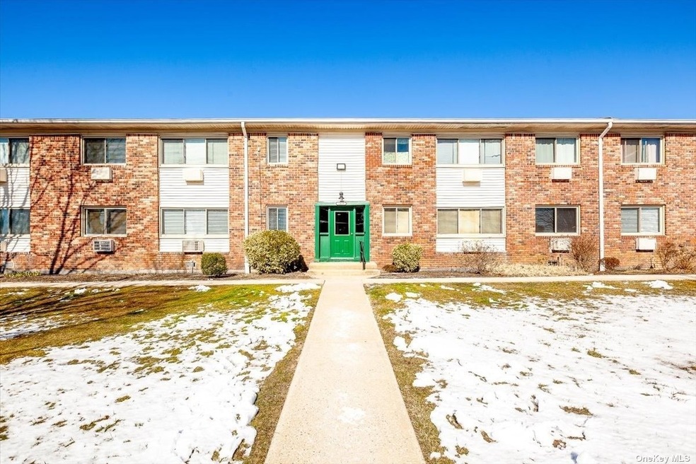 2439 Union Blvd unit 3B, Islip, NY 11751 - photo 1