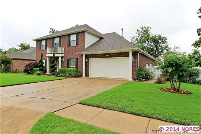 Home is located next to walking trail.